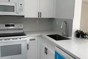 301 W Park Dr, Miami, FL 33172 - Photo 8