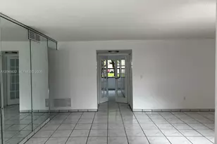 301 W Park Dr, Miami, FL 33172 - Photo 4