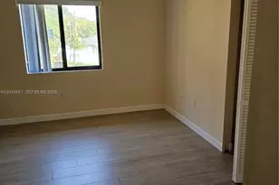 10455 SW 179th St, Miami, FL 33157 - Photo 12