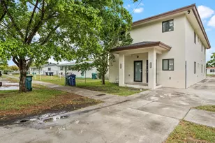 10455 SW 179th St, Miami, FL 33157 - Photo 2