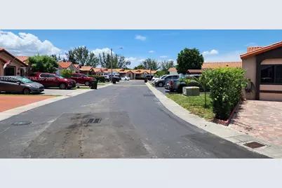 2588 W 64th St, Hialeah, FL 33016 - Photo 28