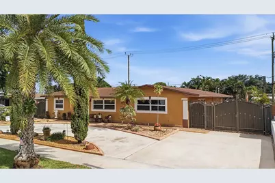 7858 NW 171st St, Hialeah, FL 33015 - Photo 2