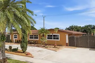 7858 NW 171st St, Hialeah, FL 33015 - Photo 2