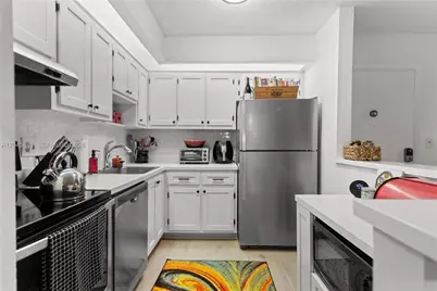 9930 S Belfort Cir #105, Tamarac, FL 33321 - Photo 2