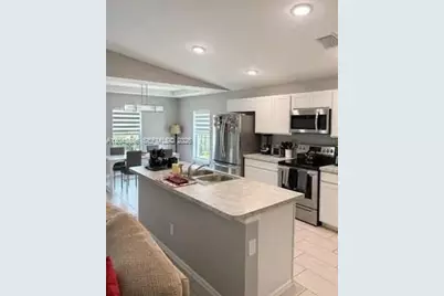 2123 NE 6th Ave, Cape Coral, FL 33909 - Photo 6