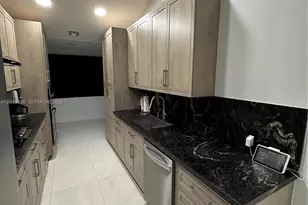 3345 Emerald Oaks Dr, Hollywood, FL 33021 - Photo 14