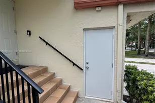 3345 Emerald Oaks Dr, Hollywood, FL 33021 - Photo 4