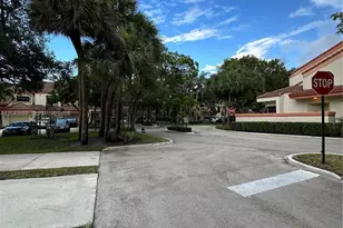3345 Emerald Oaks Dr, Hollywood, FL 33021 - Photo 38