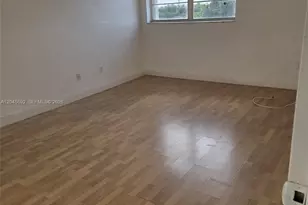 7900 Tatum Waterway Dr, Miami Beach, FL 33141 - Photo 4