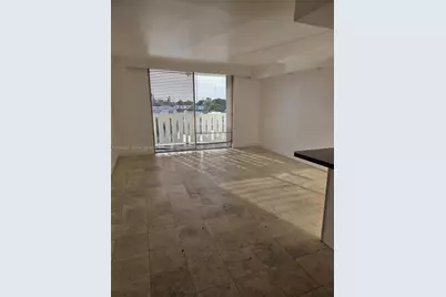 7900 Tatum Waterway Dr #304, Miami Beach, FL 33141 - Photo 2