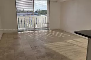 7900 Tatum Waterway Dr, Miami Beach, FL 33141 - Photo 2