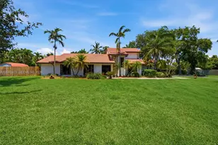 16564 SW 153rd Ct, Miami, FL 33187 - Photo 2