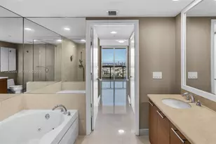 50 Biscayne Blvd, Miami, FL 33132 - Photo 12