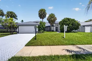 542 N Cypress Dr, Tequesta, FL 33469 - Photo 2