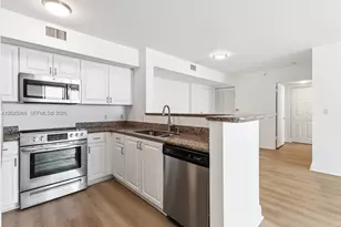 1155 Brickell Bay Dr, Miami, FL 33131 - Photo 6