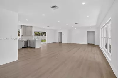 7040 NW 8th Ct, Plantation, FL 33317 - Photo 8