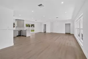 7040 NW 8th Ct, Plantation, FL 33317 - Photo 8
