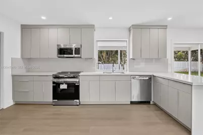 7040 NW 8th Ct, Plantation, FL 33317 - Photo 12