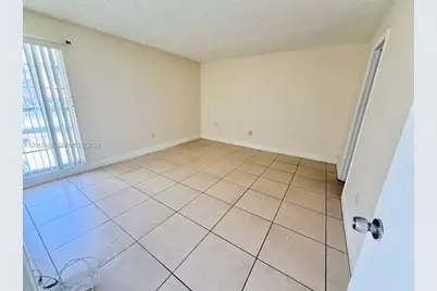 1975 W 44th Pl #203, Hialeah, FL 33012 - Photo 18