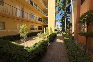 1975 W 44th Pl, Hialeah, FL 33012 - Photo 28