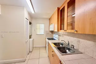 1975 W 44th Pl, Hialeah, FL 33012 - Photo 16