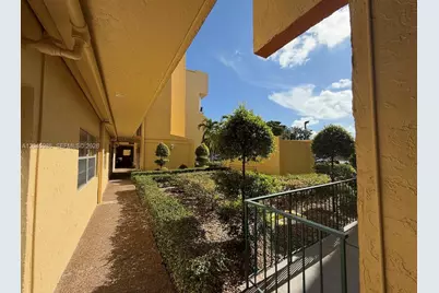 1975 W 44th Pl #203, Hialeah, FL 33012 - Photo 30