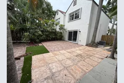 101 NE 8th Ave #1, Fort Lauderdale, FL 33301 - Photo 16