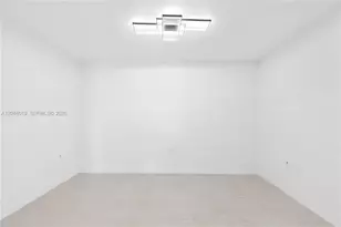 1000 Brickell Plaza, Miami, FL 33131 - Photo 8