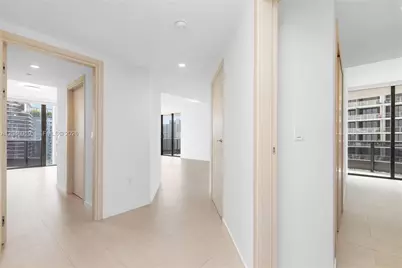 1000 Brickell Plz #4015, Miami, FL 33131 - Photo 6