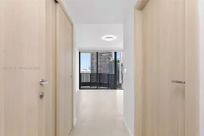 1000 Brickell Plz #4015, Miami, FL 33131 - Photo 24