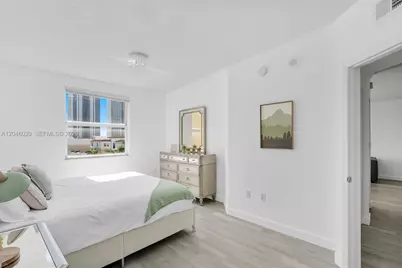 17100 N Bay Rd #1717, Sunny Isles Beach, FL 33160 - Photo 18