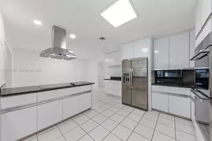 945 NE 176th St, Miami, FL 33162 - Photo 40