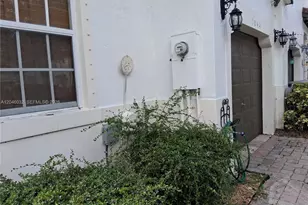 1044 NE 30th Ave, Homestead, FL 33033 - Photo 2