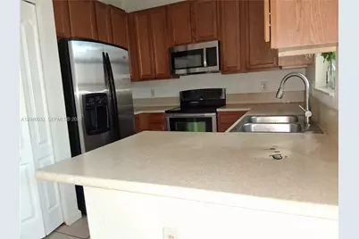 1044 NE 30th Ave, Homestead, FL 33033 - Photo 8