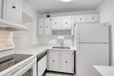 10387 N Kendall Dr #R2, Miami, FL 33176 - Photo 4