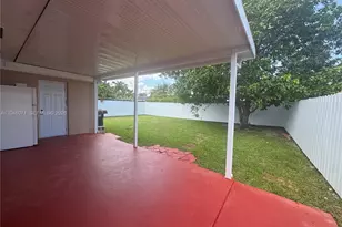 3810 SW 89th Ave, Miami, FL 33165 - Photo 14