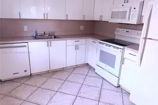100 SW 132nd Way, Pembroke Pines, FL 33027 - Photo 6
