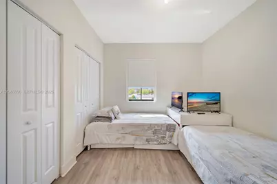 11295 W 34th Way, Hialeah, FL 33018 - Photo 34