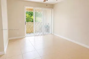 18338 NW 68th Ave, Hialeah, FL 33015 - Photo 8