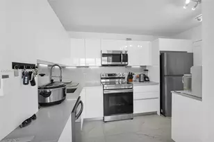 2016 Bay Dr, Miami Beach, FL 33141 - Photo 10