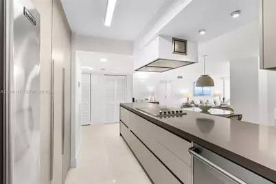 5757 Collins Ave #2207, Miami Beach, FL 33140 - Photo 8