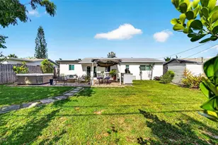 2012 N 31st Rd, Hollywood, FL 33021 - Photo 26