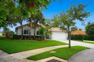 16850 Crestview Ln, Weston, FL 33326 - Photo 4
