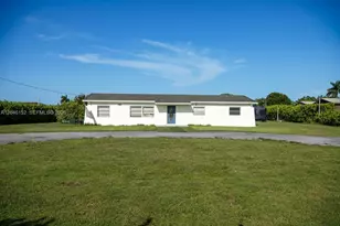 32305 SW 202nd Ave, Homestead, FL 33030 - Photo 1