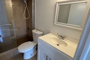 8695 NW 6th Ln, Miami, FL 33126 - Photo 12