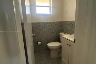 2880 NE 203rd St, Aventura, FL 33180 - Photo 20