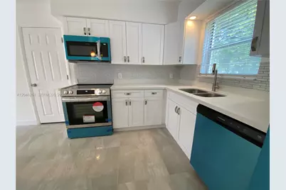 601 SE 5th Ct #208, Fort Lauderdale, FL 33301 - Photo 2