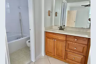 9411 Evergreen Pl #303, Davie, FL 33324 - Photo 16