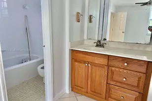 9411 Evergreen Pl, Davie, FL 33324 - Photo 16