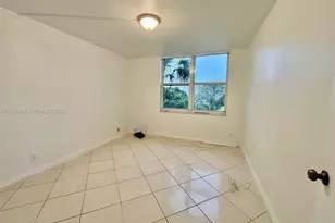 9411 Evergreen Pl, Davie, FL 33324 - Photo 12